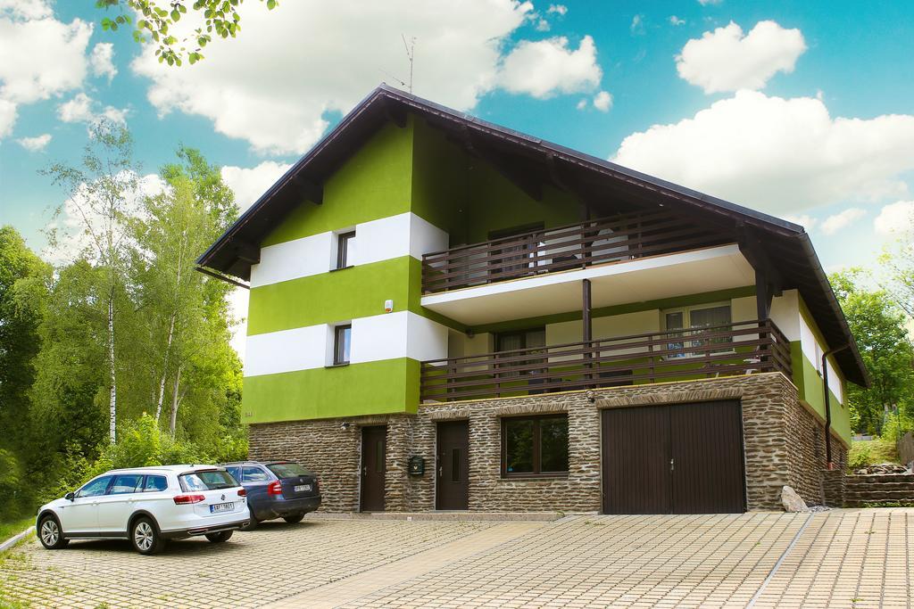 Apartmany Nad Rybnikem Zelezna Ruda Bagian luar foto